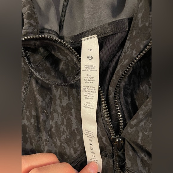 Lululemon nulu define jacket size 10 (speckled leopard print) - Picture 4 of 4